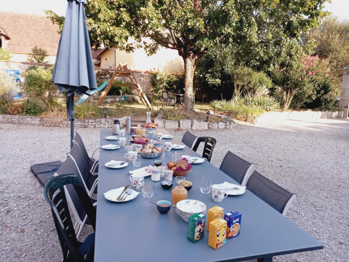 Au Pays De Jacquou : Chambre D'Hotes Et Table D'Hotes Fossemagne Εξωτερικό φωτογραφία